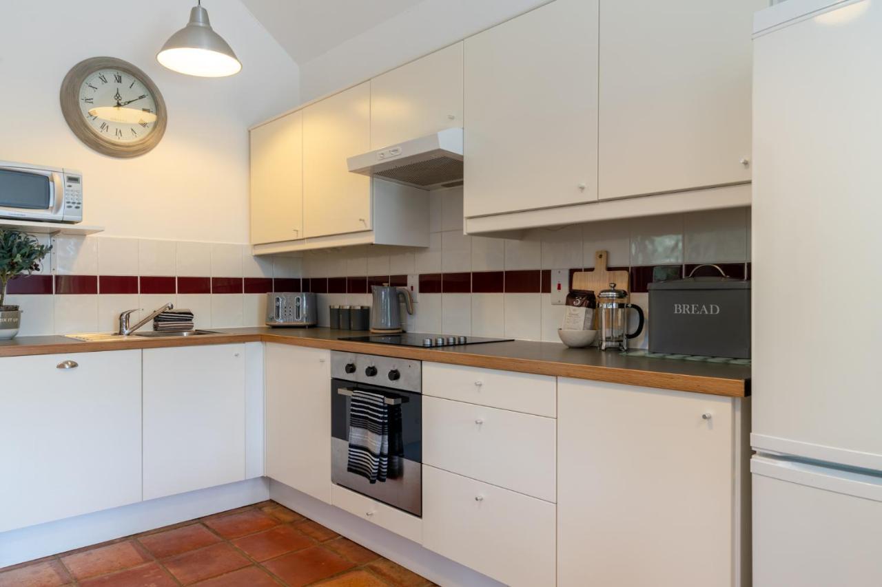 Buff Lodge Tackley Luaran gambar