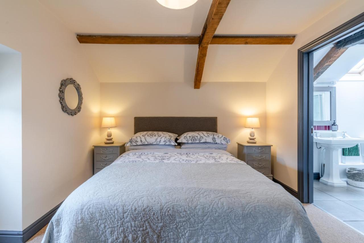 Buff Lodge Tackley Luaran gambar
