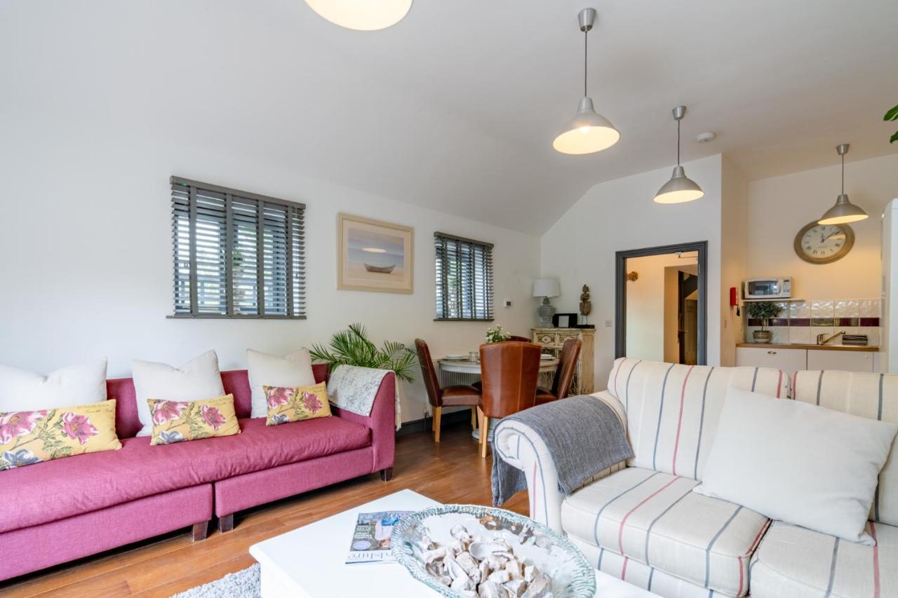 Buff Lodge Tackley Luaran gambar
