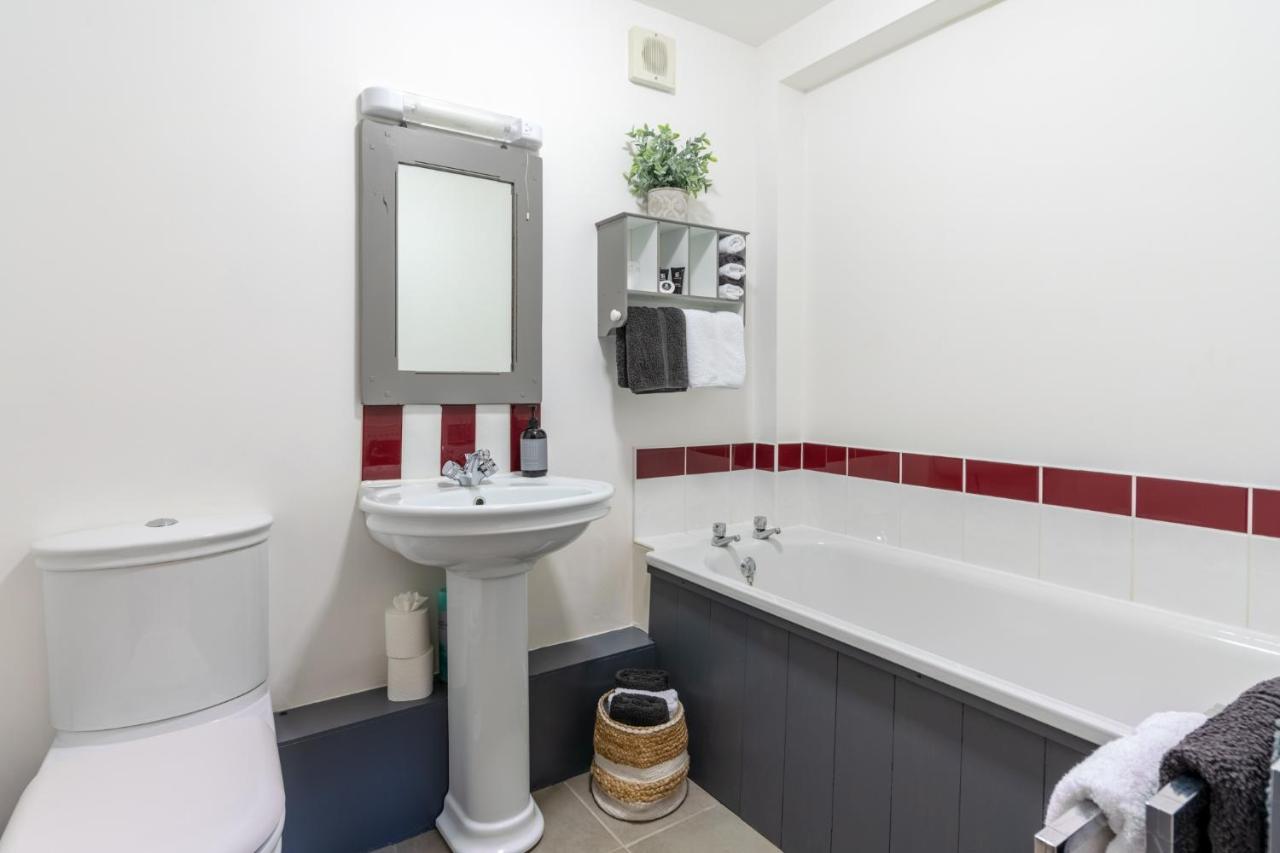 Buff Lodge Tackley Luaran gambar