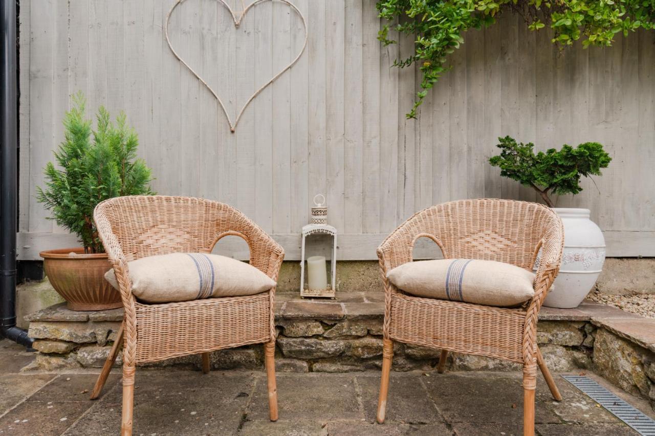Buff Lodge Tackley Luaran gambar