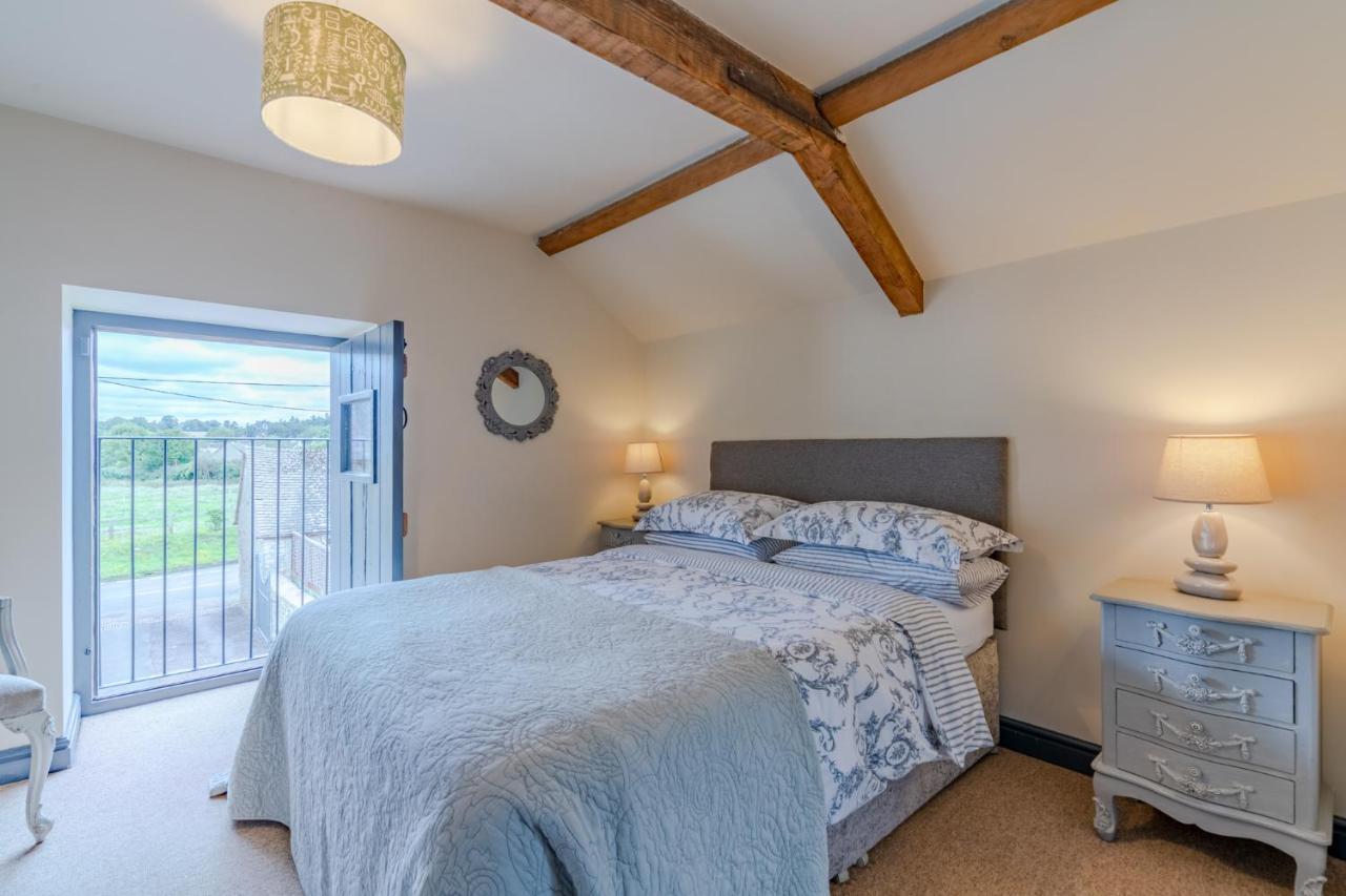 Buff Lodge Tackley Luaran gambar