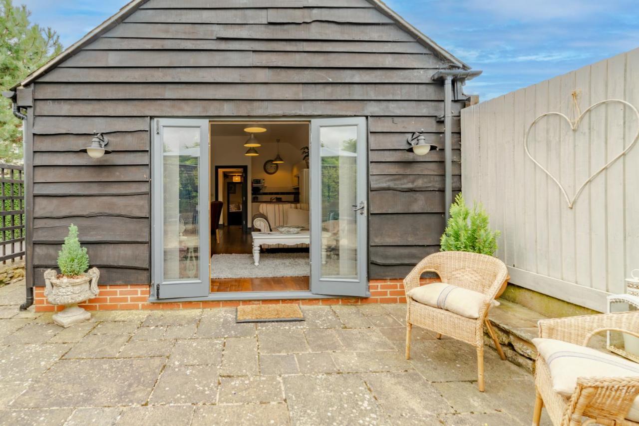 Buff Lodge Tackley Luaran gambar