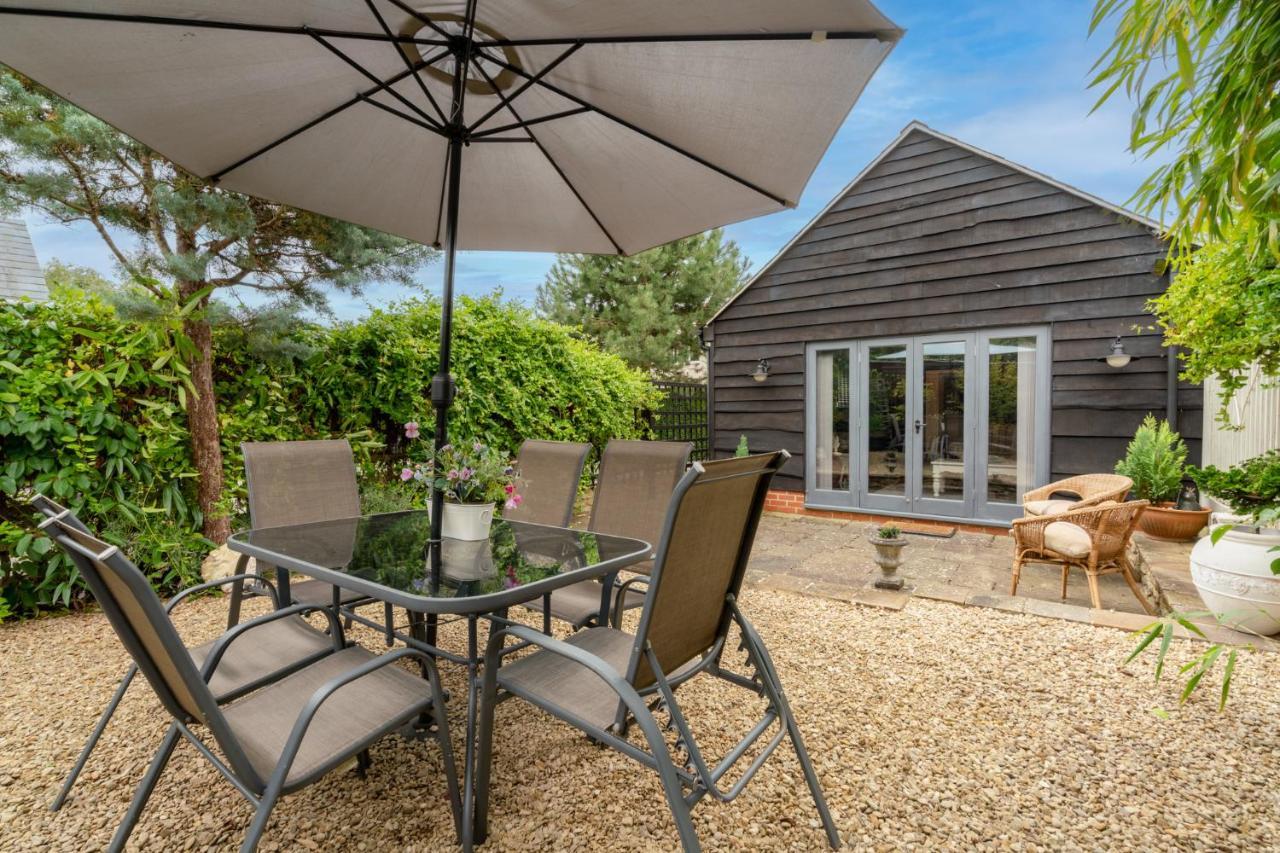 Buff Lodge Tackley Luaran gambar
